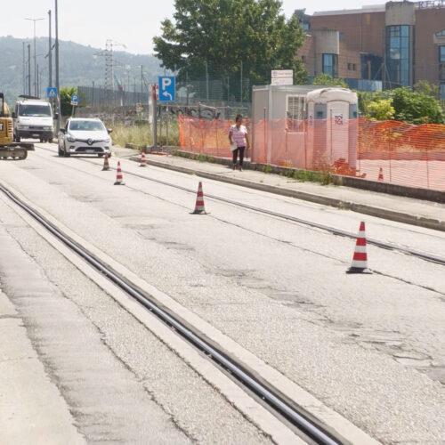 Lavori rimozione rotaie via Da Vinci
