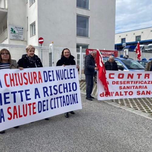 Manifestazione sede Asl 1 contro chiusura Nuclei di cure primarie