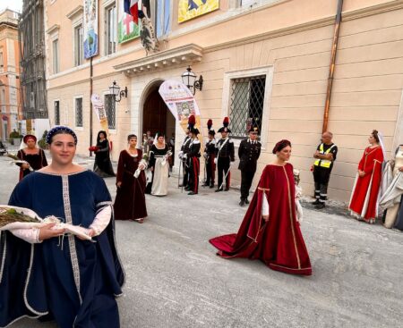 Perdonanza 2024: il corteo della Bolla