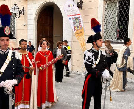 Perdonanza 2024: il corteo della Bolla