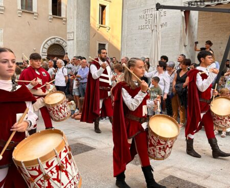 Perdonanza 2024: il corteo della Bolla