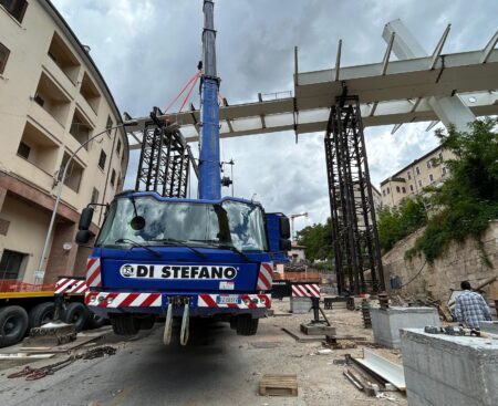 L’Aquila: montaggio impalcato ponte Belvedere