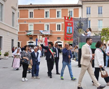 731^ Perdonanza Celestiniana, corteo della Bolla e apertura Porta Santa