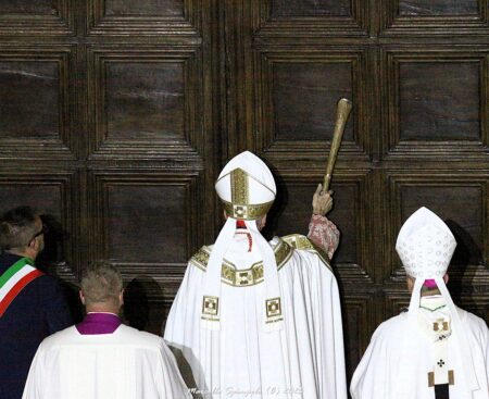 731^ Perdonanza: il fotoracconto dell’apertura della Porta Santa targato Marcello Spimpolo