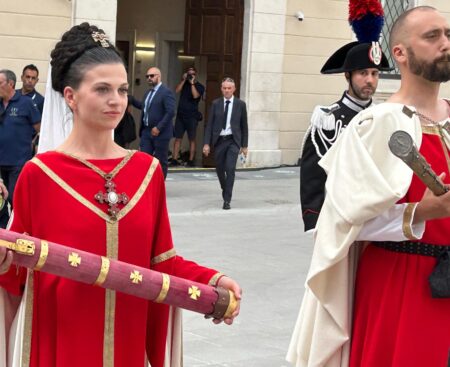 731^ Perdonanza Celestiniana, corteo della Bolla e apertura Porta Santa