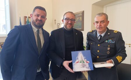 Le Frecce Tricolori tornano a volare sui cieli dell’Aquila