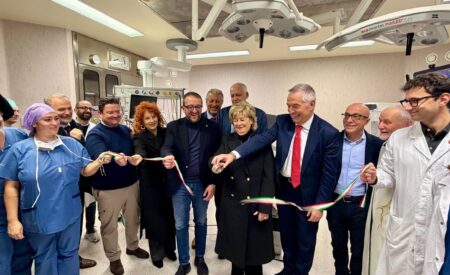 Robot e bisturi: la tecnologia cambia la chirurgia all’ospedale San Salvatore dell’Aquila