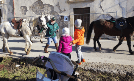 Sant’Antonio: a Paganica  si rinnova il rito della benedizione degli animali