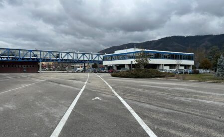 Bus turistici, via libera all’accordo per nuova area di sosta a Piazza Pertini