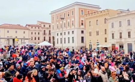 L’Aquila si veste di colori per festeggiare il carnevale