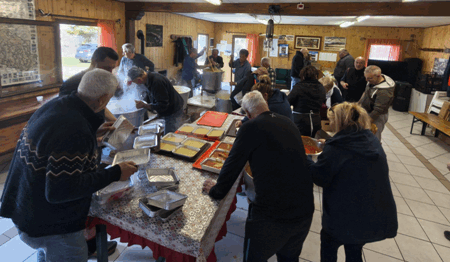 La polenta della coesione: 700 pasti contro la solitudine