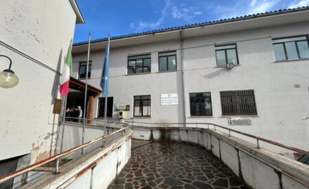 Famiglia nel bosco, legale: «Crediamo di vivere in Paese civile, ma non lo è»