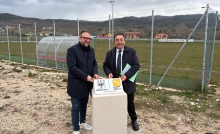 Al via i lavori per la tribuna coperta del campo di calcio di Paganica