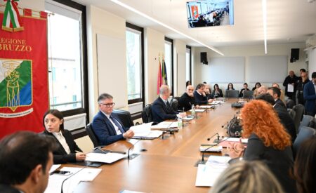 Precari Asl 1: la vertenza approda in Conferenza dei Capigruppo in Regione