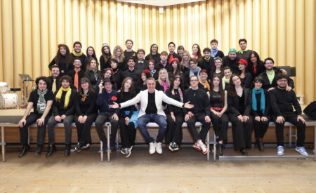 Gabriele Cirilli porta in scena i suoi allievi al Teatro Zeta