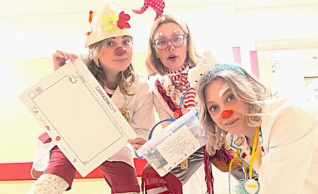 I clown dell’associazione Brucaliffo in corsia per parlare di cura