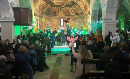 “Forza Venite Gente AQ”, emozioni e fraternità a Tornimparte