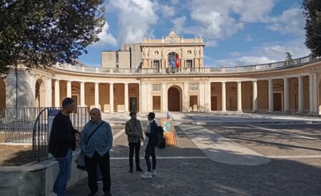 L’Aquila: al palazzo dell’Emiciclo il sit-in del Conalpa in difesa del lupo