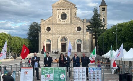 Amministrative: Roberto Verdecchia e Patto per Avezzano in piazza Risorgimento