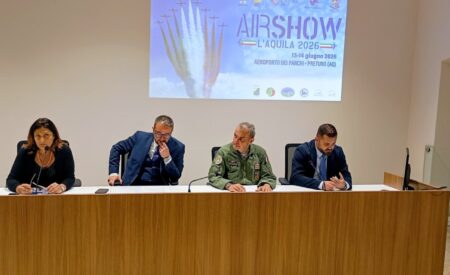 Presentato l’Airshow L’Aquila 2026, tornano le frecce tricolori