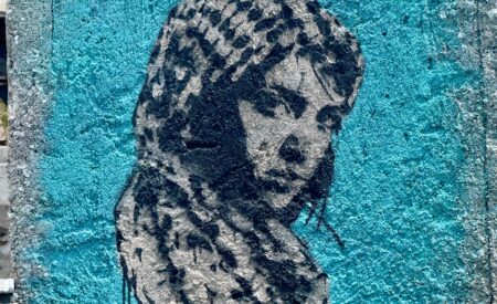 “Portraits of Resistance”: ad Aielli Laika firma una nuova opera
