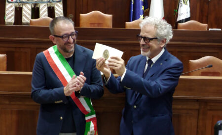 La “Barattelli” compie 80 anni: il Comune le consegna il sigillo civico