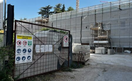 Scuola media in centro, perché non l’ex liceo scientifico di via Maiella?