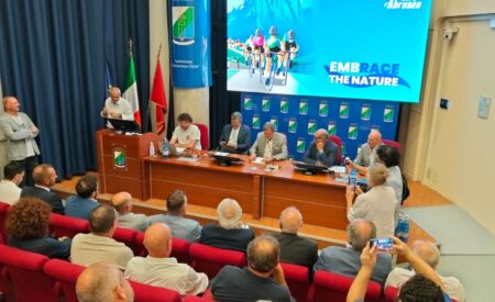 Ciclismo, si alza il sipario sul Giro d’Abruzzo 2026