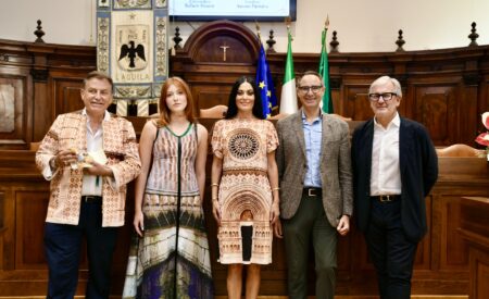 Perdonanza: l’abito dello stilista Patriarca dedicato alle 99 Cannelle
