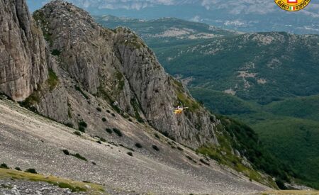 Doppio intervento del Soccorso Alpino e Speleologico sulla Maiella e sul Sirente