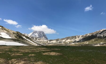 Gran Sasso, Conalpa: «Quaderno di vetta danneggiato, serve rispetto»