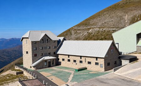 Ostello di Campo Imperatore verso la nuova gestione, pubblicato l’avviso