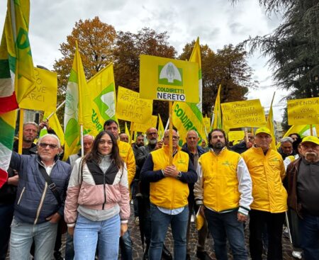 L’Aquila, manifestazione di Coldiretti contro il caro gasolio