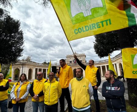 L’Aquila, manifestazione di Coldiretti contro il caro gasolio