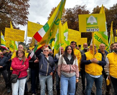 L’Aquila, manifestazione di Coldiretti contro il caro gasolio