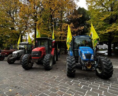 L’Aquila, manifestazione di Coldiretti contro il caro gasolio