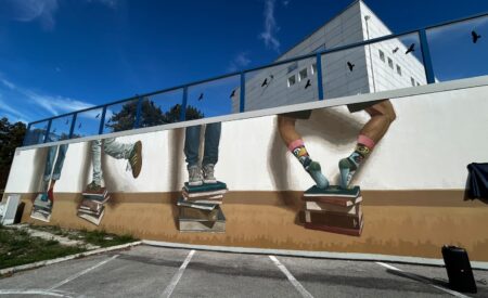 Inaugurato il nuovo murales della scuola Mariele Ventre